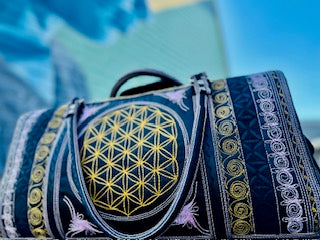 HAND-CRAFTED 2-PIECE TRAVEL SET " FLOWER OF LIFE"